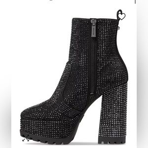 Brand new MICHAEL MICHAEL.